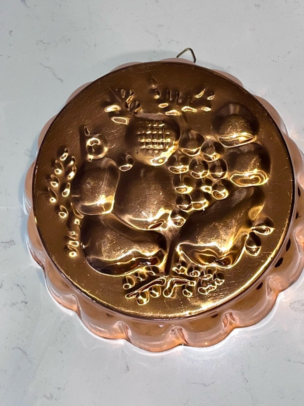 VINTAGE OLD WORLD DESIGN COPPER CAKE JELLY MOLD FRUIT DESIGN WALL DECOR 8” round